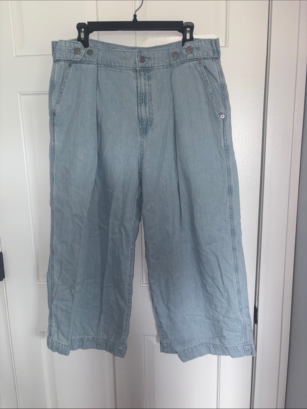 Universal Thread Light Blue Wide-Leg Denim Trousers
